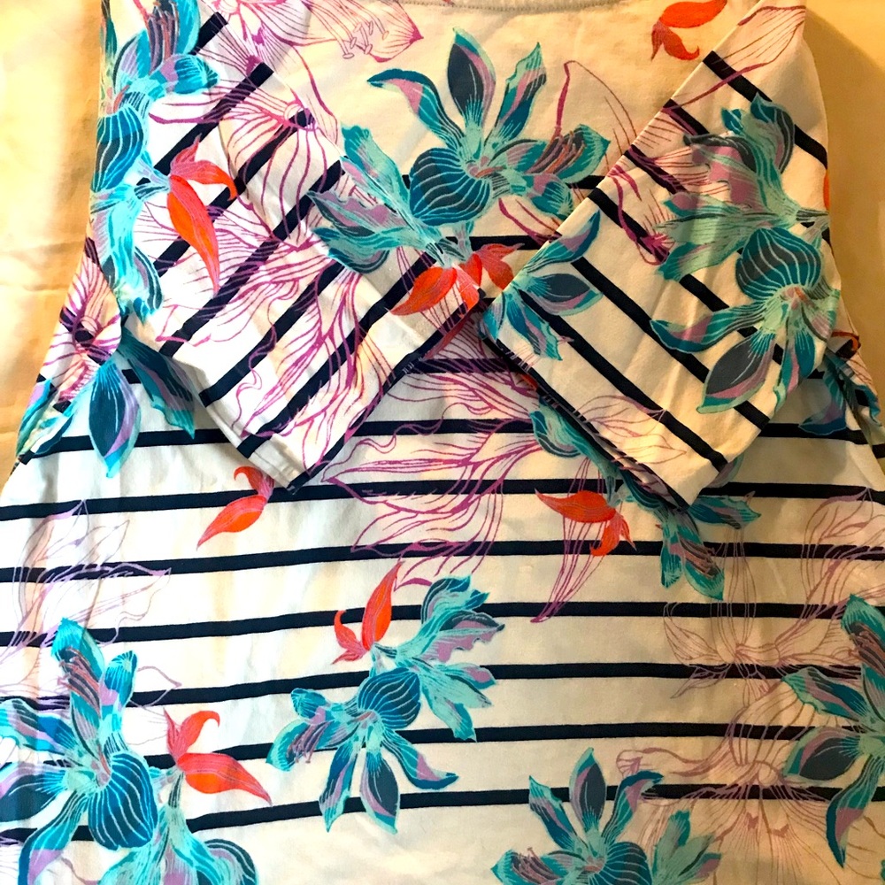 Tee shirt